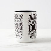 Intensely Curious ツートーンマグカップ (中央)