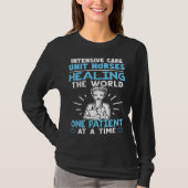 Intensive Care Unit Nurses Healing the World Tシャツ (正面)