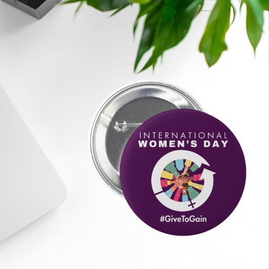 International Women’s Day 2026 ギブ・トゥ・ゲイン 缶バッジ