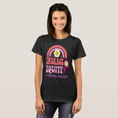 International Womens Day 2023 Theme Embrace Equity Tシャツ (正面フル)