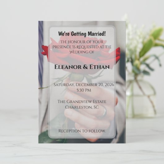 Intimate Close-Up Red Rose Engagement & Wedding 招待状 (スタンド正面)