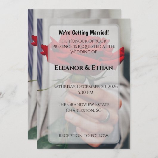 Intimate Close-Up Red Rose Engagement & Wedding 招待状 (正面/裏面)