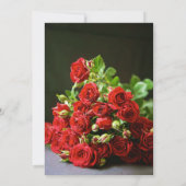 Intimate Close-Up Red Rose Hand-Held Engagement 招待状 (裏面)