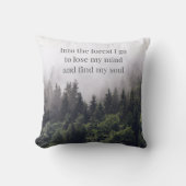Into the forest I go  クッション (正面)