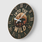 Into the Wild Bear Rustic Cabin Mountain Decor ラージ壁時計 (傾斜)