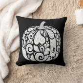 Intricate Black and White Pumpkin Art – Halloween  クッション (ブランケット)