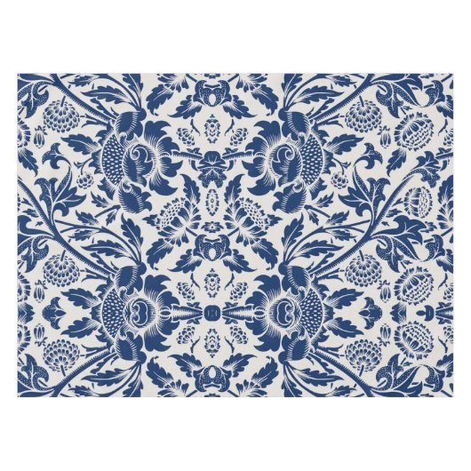 Intricate blue floral pattern on light background テーブルクロス (正面(横))