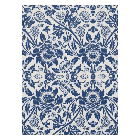Intricate blue floral pattern on light background テーブルクロス (正面)