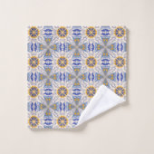 intricate blue, yellow, & white geometric pattern バスタオルセット (ウォッシュタオル)