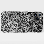 Intricate Botanical Design Phone Case iPhoneケース (裏面横)