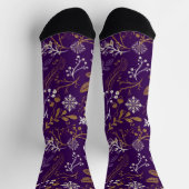 Intricate floral pattern with gold and white  ソックス (上部)
