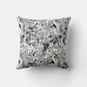 Intricate Monochrome Abstract Swirl Pattern クッション (裏面)