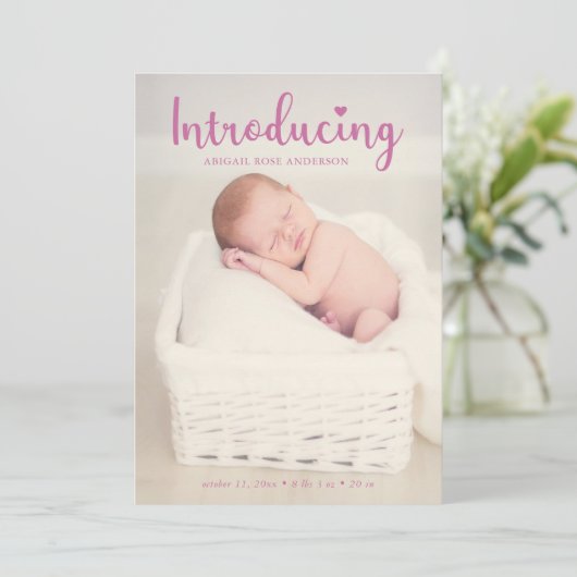 Introducing Handレタリングピンクベビーガールエレガント 案内状 (スタンド正面)