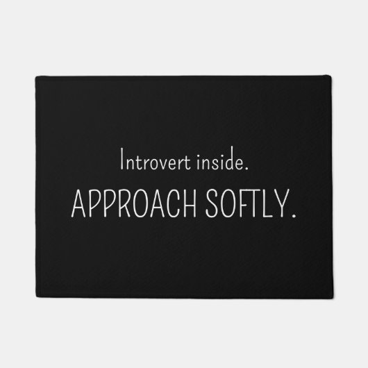 Introvert Inside Approach Softly Funny Introvert  ドアマット (正面)