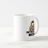 Introvert Mode Cat Mug–Cozy Minimalist Coffee Cup コーヒーマグカップ (正面右)