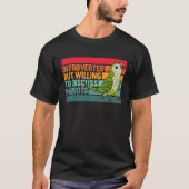 Introverted But Parrots Green Monk Parakeet Quaker Tシャツ (正面)
