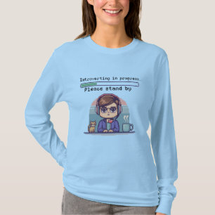 Introverting in Progress – かわいいレトロピクセル Tシャツ
