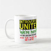 Introverts Uniteおもしろマグカップまたはタンブラー コーヒーマグカップ (左)