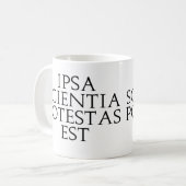 Ipsa Scientia Potestas米国東部標準時刻のマグ コーヒーマグカップ (正面左)