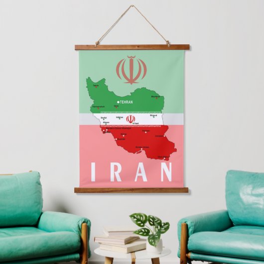 Iran Map with Flag and Emblem 吊り下げ型タペストリー (リビング)