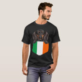 Ireland Flag Black and Tan Coonhound Dog In Pocket Tシャツ (正面フル)