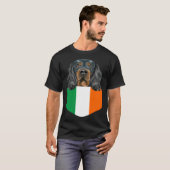 Ireland Flag Gordon Setter Dog In Pocket Tシャツ (正面フル)