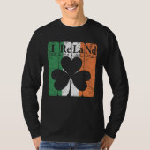 Ireland Periodic Table Elements Irish Flag Shamroc Tシャツ (正面)
