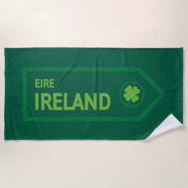 Ireland Road Sign ビーチタオル