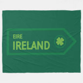 Ireland Road Sign フリースブランケット (正面(横))