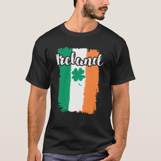 Ireland shamrock St Patrick's Day Tシャツ (正面)