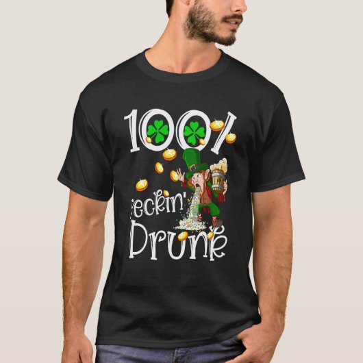 Irish 100 Feckin Drunk Leprechaun Puking Drink Pat Tシャツ (正面)