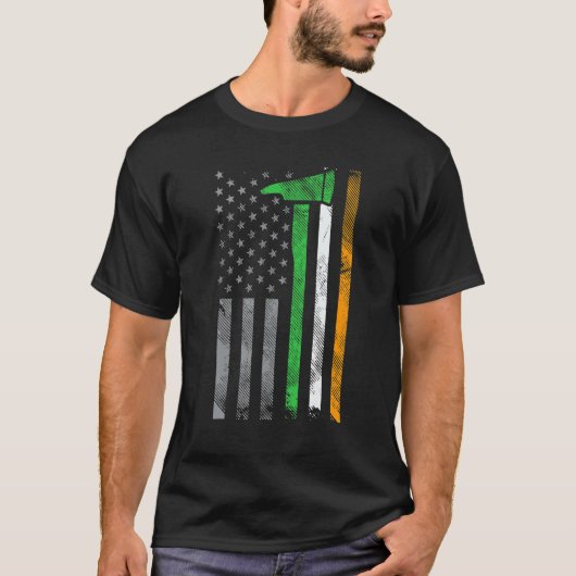 Irish American US Flag Firefighter Axe Fire St Pat Tシャツ (正面)