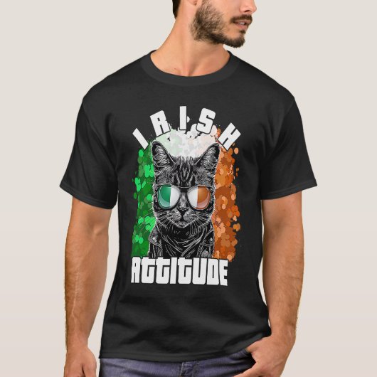 Irish Attitude  Cat Sunglasses Ireland Flag Tシャツ (正面)
