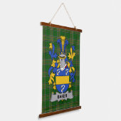Irish Baker Coat of Arms Family Crest 吊り下げ型タペストリー (傾斜あり)