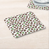 Irish Coffee Beans and Shamrocks Funny Design スクエアペーパーコースター (アングル)