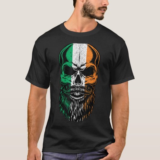 Irish Flag Bearded Skull Head Saint Patrick's Day Tシャツ (正面)
