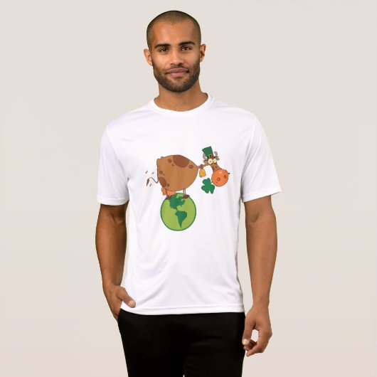 Irish Leprechaun Cow Standing on Planet Earth Tシャツ (正面フル)