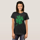 Irish Lucky Shamrock Green Clover St Patrick's Day Tシャツ (正面フル)