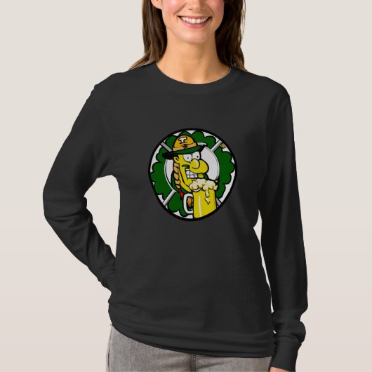 Irish lucky shamrock with beer mug St Patricks Day Tシャツ (正面)