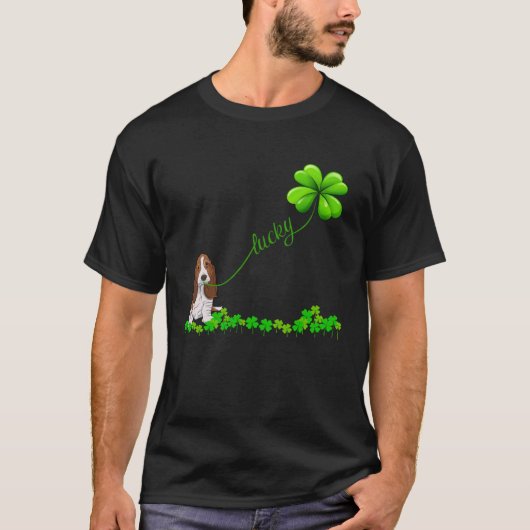 Irish Lucky with basset hound  basset hound Tシャツ (正面)
