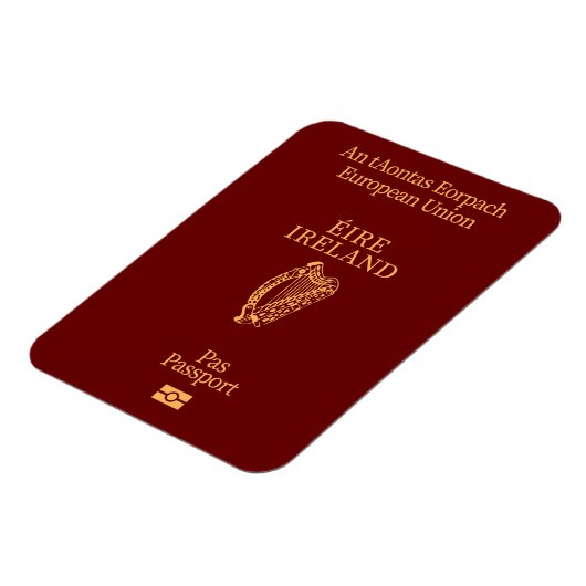 Irish passport magnet マグネット (左側)