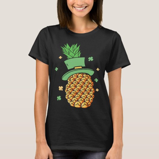Irish Pineapple St Patrick s Day Ireland Tシャツ (正面)