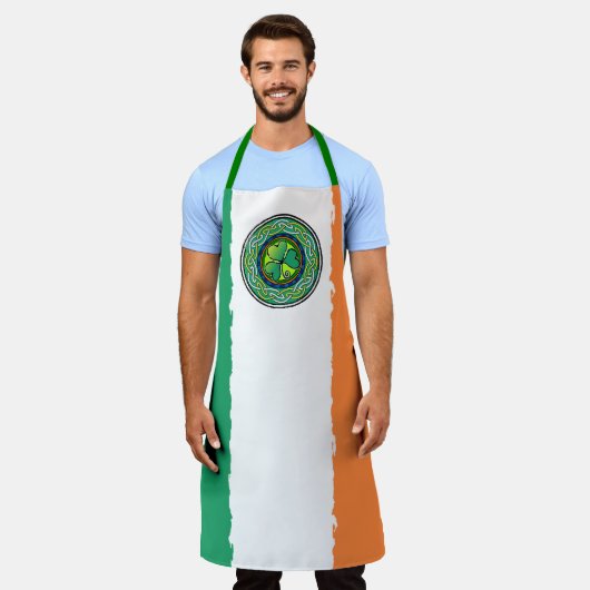 Irish shamrock エプロン (着用した状態)