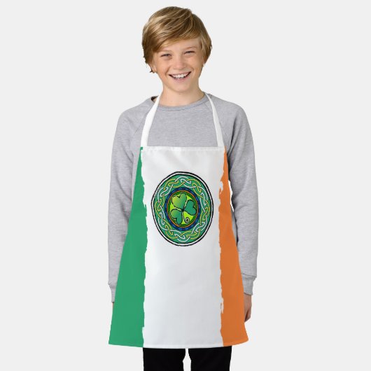 Irish shamrock エプロン (着用した状態)