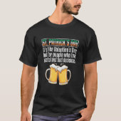 Irish Shamrock Beer Drinking Happy Saint Patrick's Tシャツ (正面)