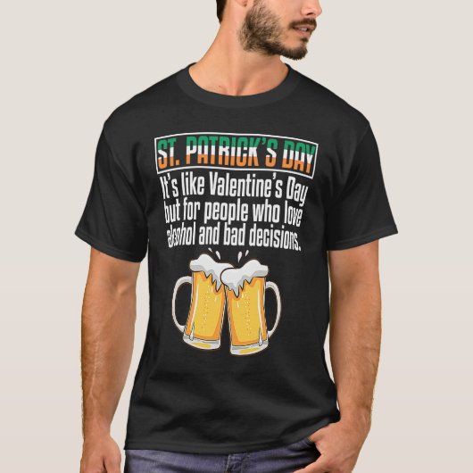 Irish Shamrock Beer Drinking Happy Saint Patrick's Tシャツ (正面)