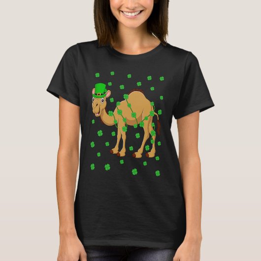 Irish Shamrock Leprechaun Camel St Patrick's Day Tシャツ (正面)