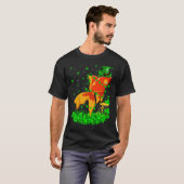 Irish Shamrock Leprechaun Goldfish St Patrick's Da Tシャツ (正面フル)