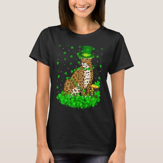 Irish Shamrock Leprechaun Jaguar St Patrick's Day Tシャツ (正面)