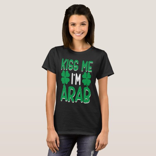Irish Shamrock St Patricks Day Drinking UAE Kiss M Tシャツ (正面フル)